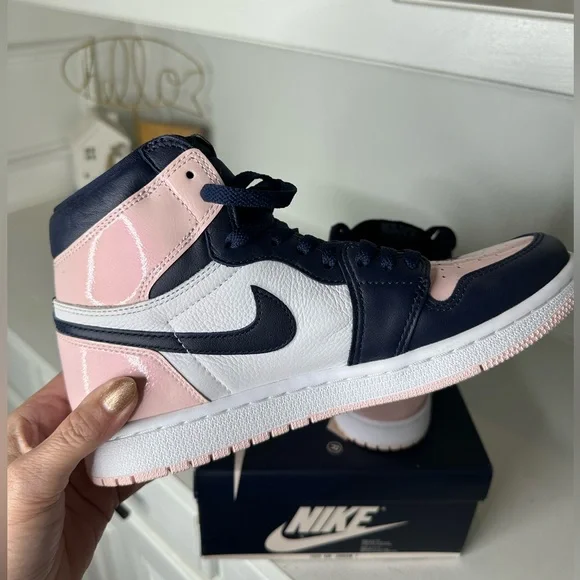 Nike Air Jordan 1 Retro High OG "Atmosphere" (Bubblegum) - Women's 9 - Picture 6 of 10